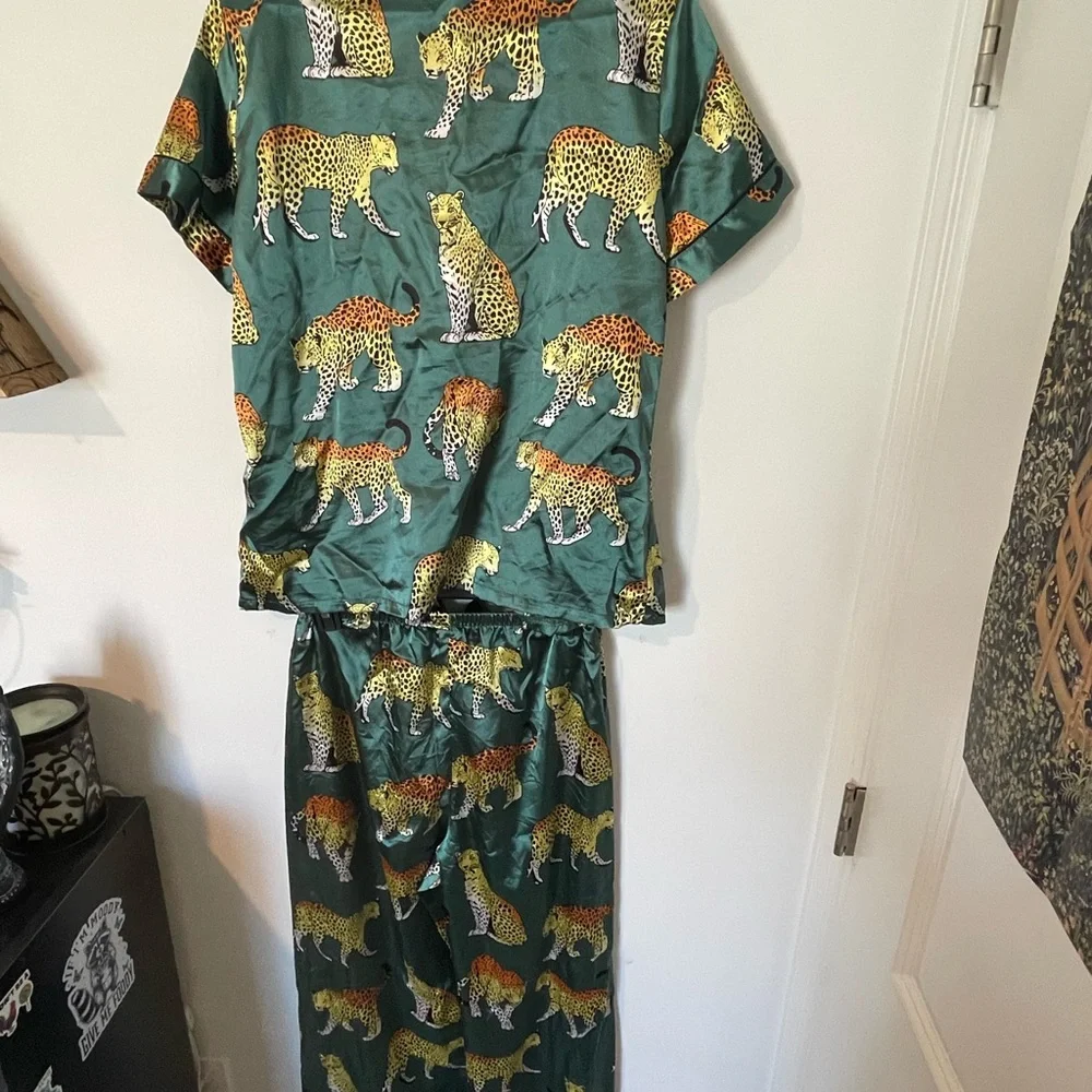 SHEIN Green Leopard Print Pajama Set - Picture 3 of 8